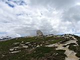 Lasciamo il bivacco per proseguire l'anello con il Passo delle Possette......